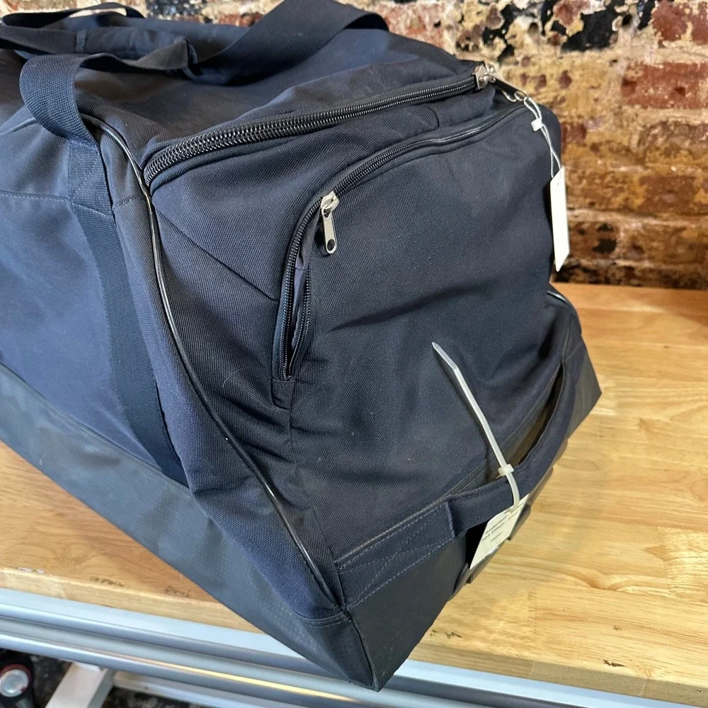Nike USA Basketball Rolling Duffle Luggage Large Wheeled Travel Bag Blue